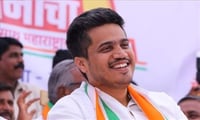कर्जत-जामखेडमध्ये रोहितपर्व, उधळला विजयाचा भंडारा